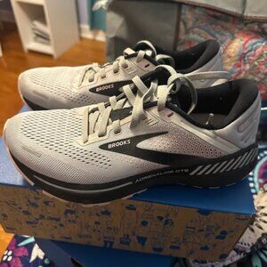 Brooks Women's Adreneline GTS 22 Shoes